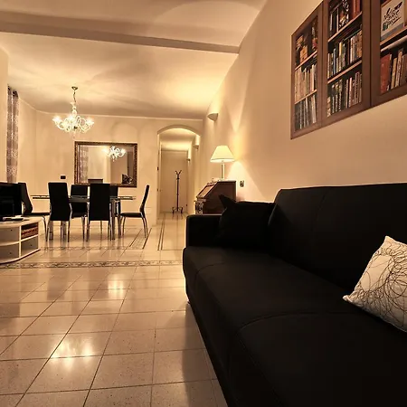 Ancient Courtyard Bonanomi 2 Bedroom شقة